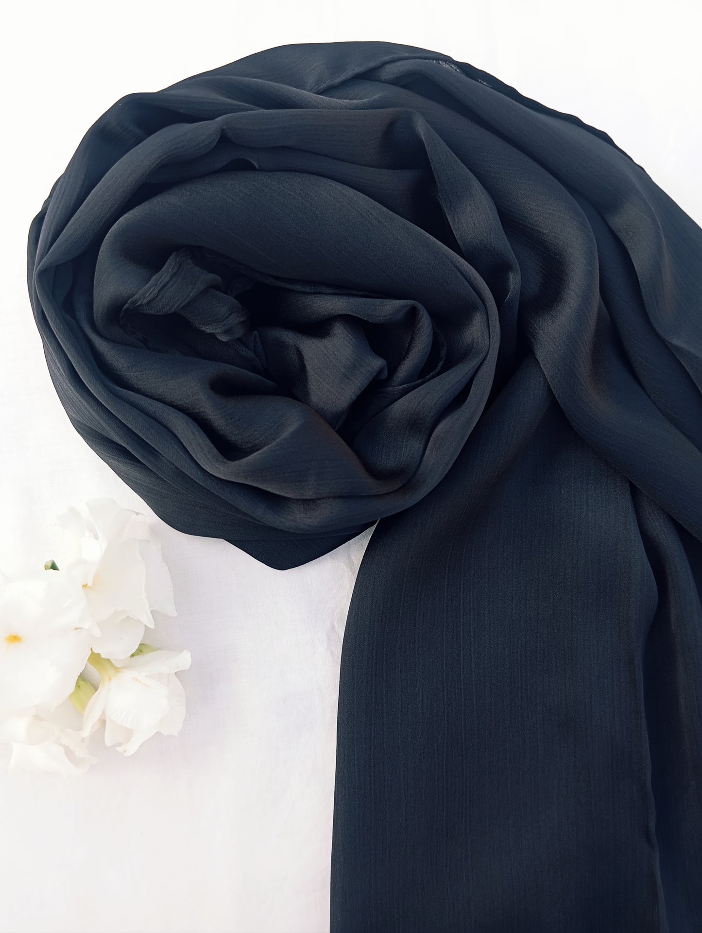 NOIR CLASSIC - Black matte crinkle silk