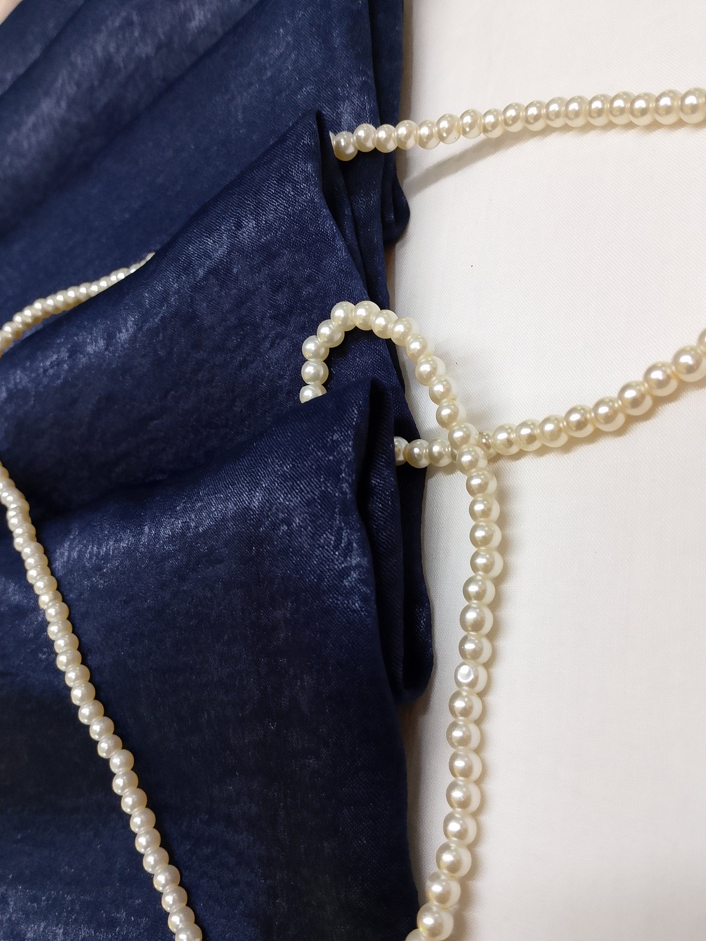 MIDNIGHT LUXE -velvet silk