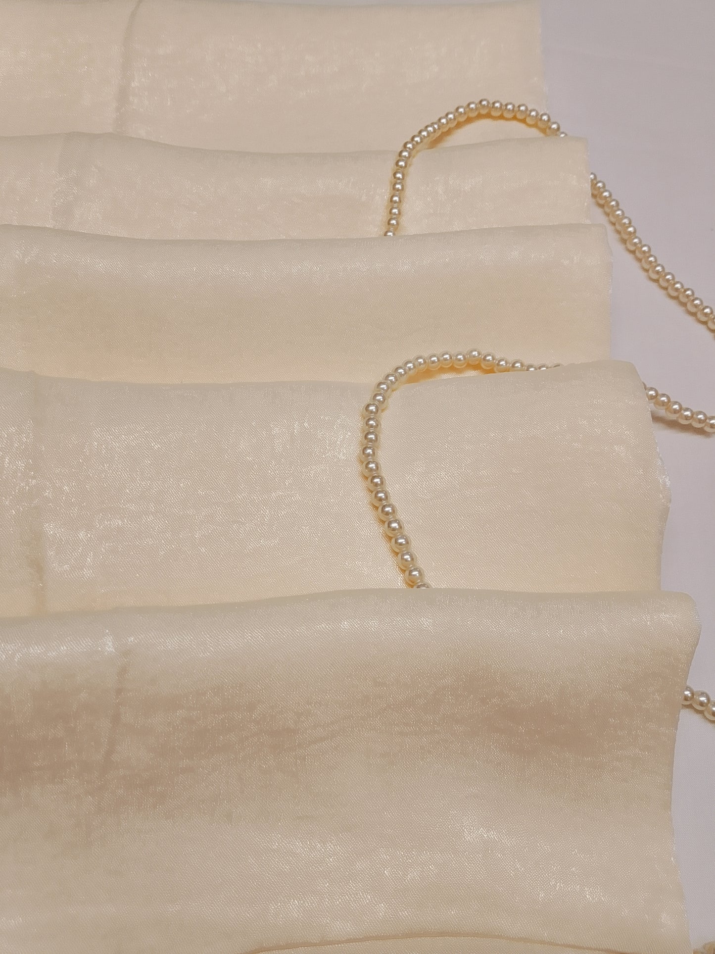 IVORY GLOW -velvet silk