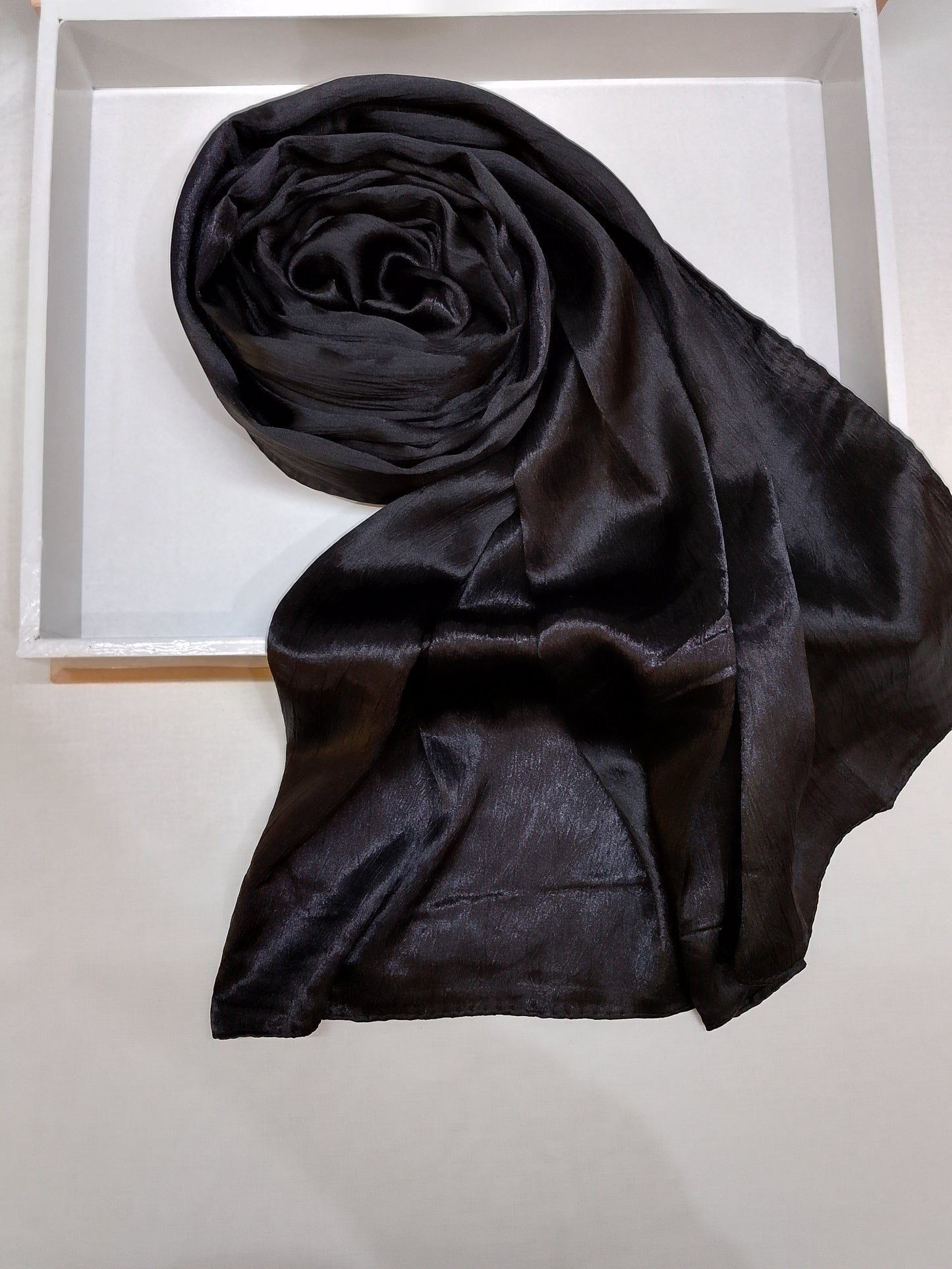 ONYX GLEAM - Black Textured crinkle silk