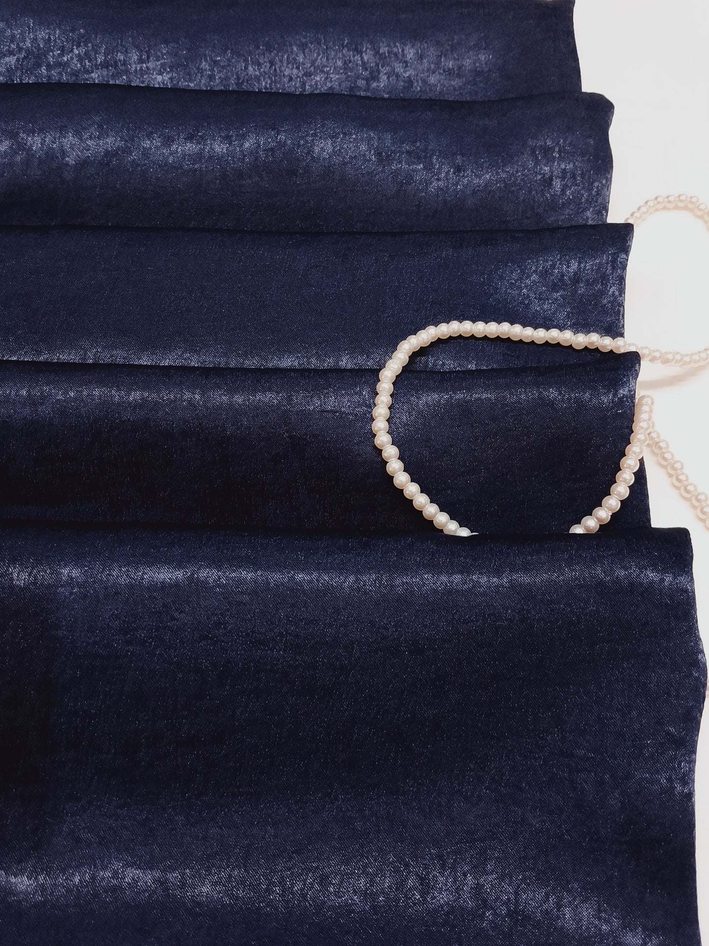 MIDNIGHT LUXE -velvet silk