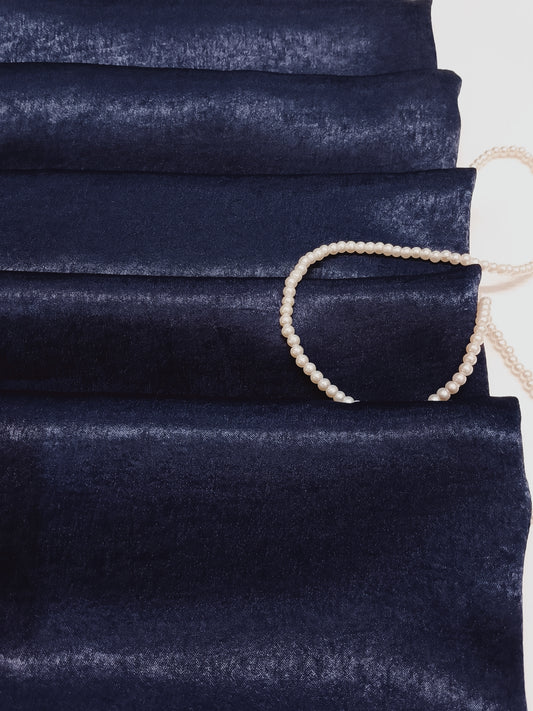 MIDNIGHT LUXE -velvet silk