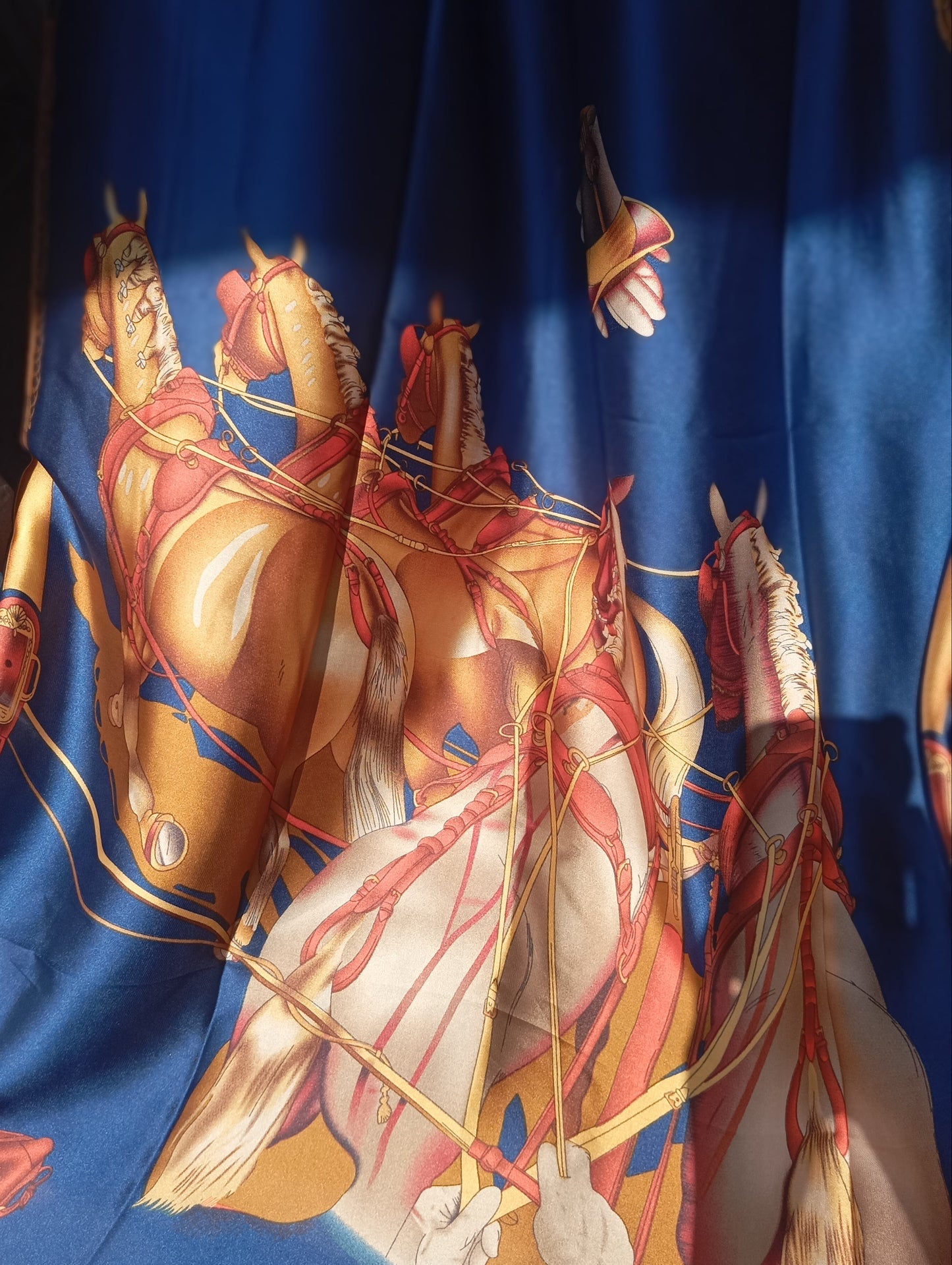 MAJESTIC GALLOP -printed satin silk