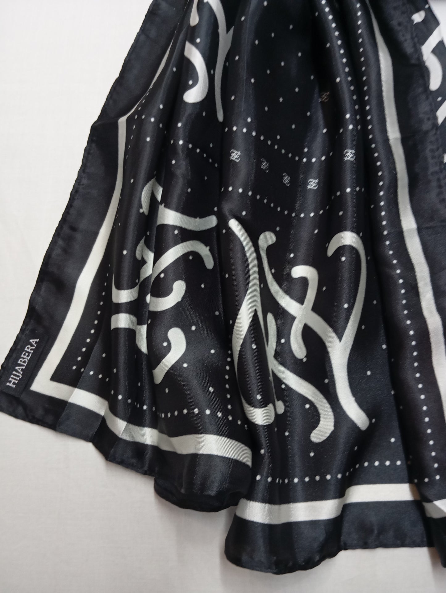 CELESTE NOIR -printed satin silk