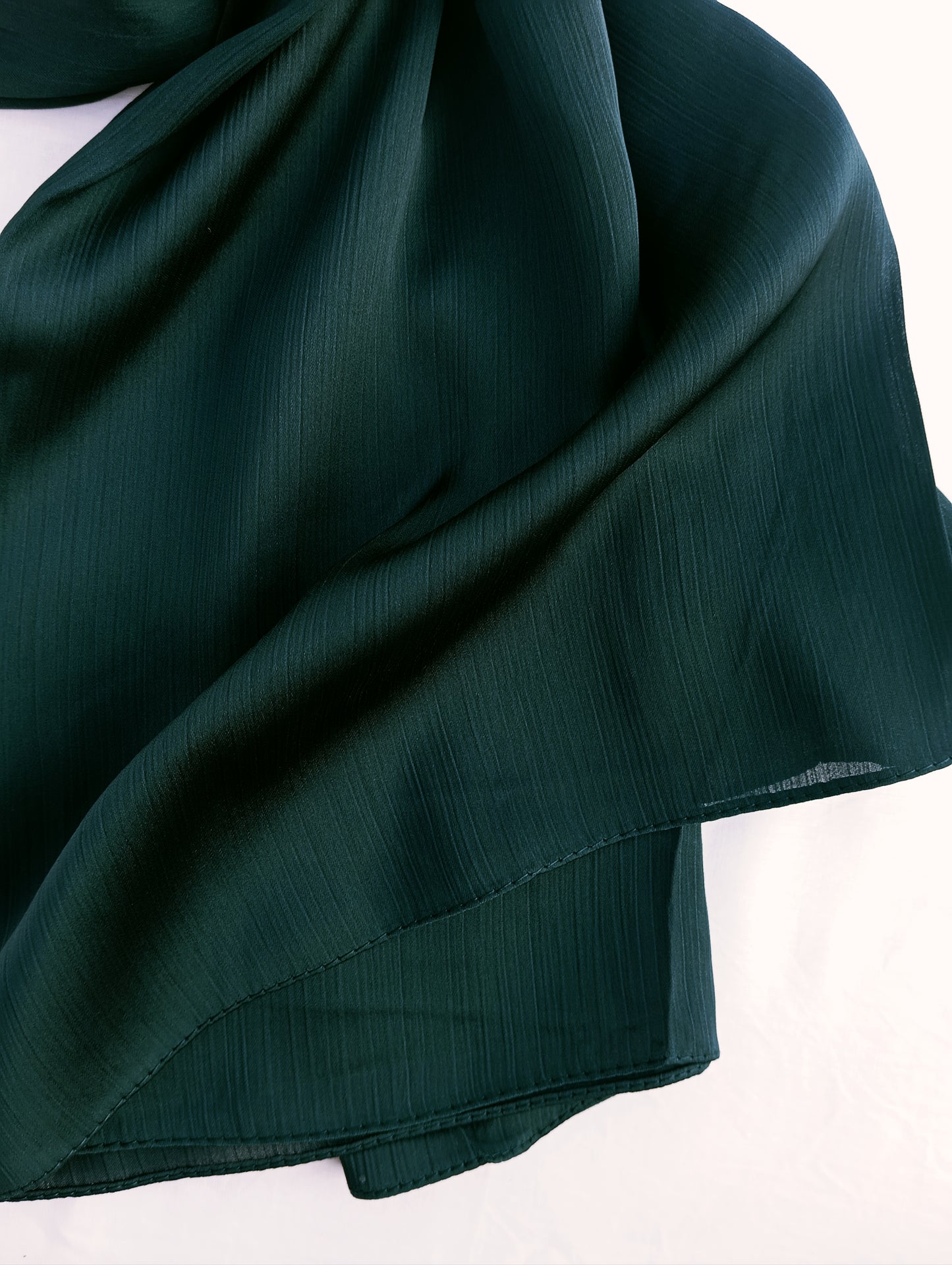 JADE LUXE - Green matte crinkle silk