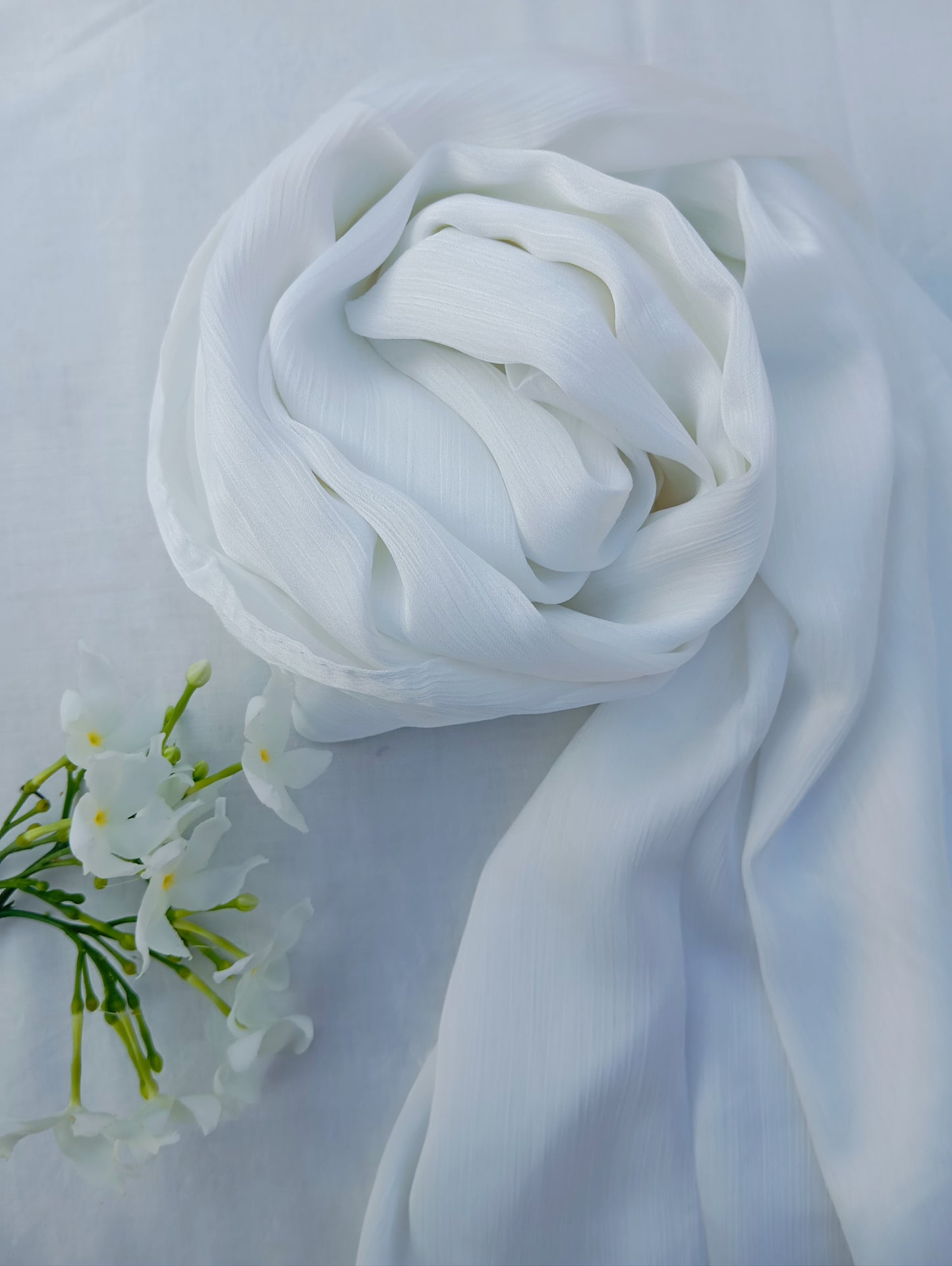 IVORY PEARL - White matte crinkle silk