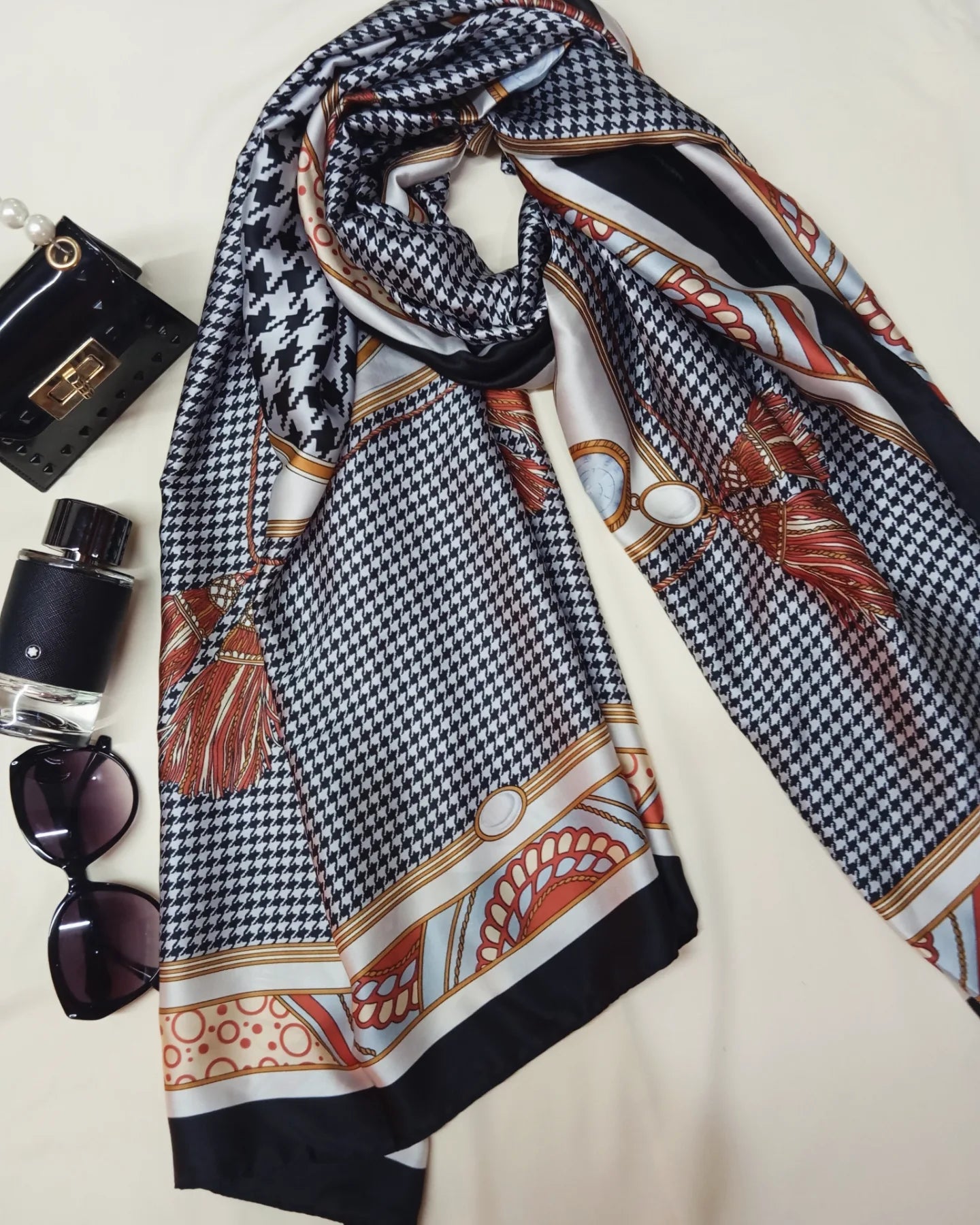 VELVET VOGUE -printed satin silk